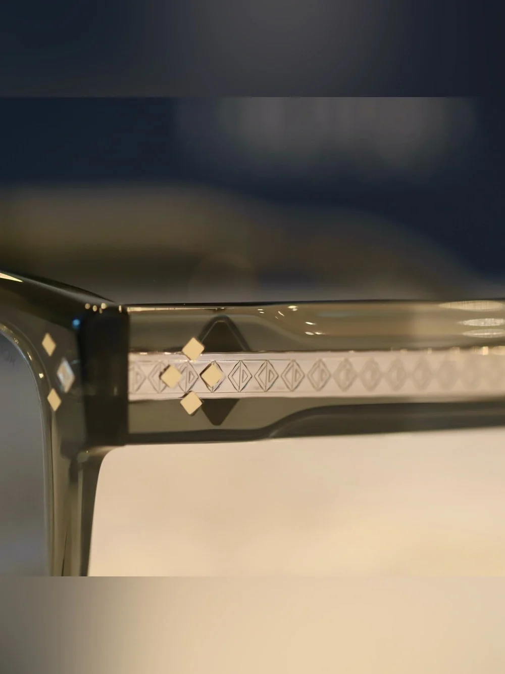 Dior Men’s CD Diamond S1I Light Green Frame/Blue Lens Sunglasses (New)